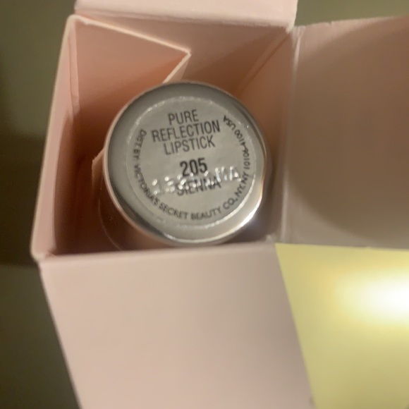 PURE REFLEXION SIENNA LIPSTICK 205 VICTORIA SECRET